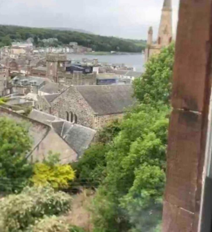 Captivating 2-Bed Apartment In Isle Of Bute Rothesay Exteriör bild