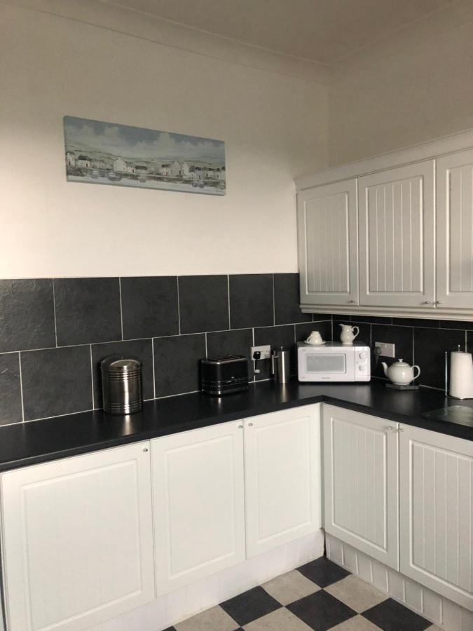 Captivating 2-Bed Apartment In Isle Of Bute Rothesay Exteriör bild