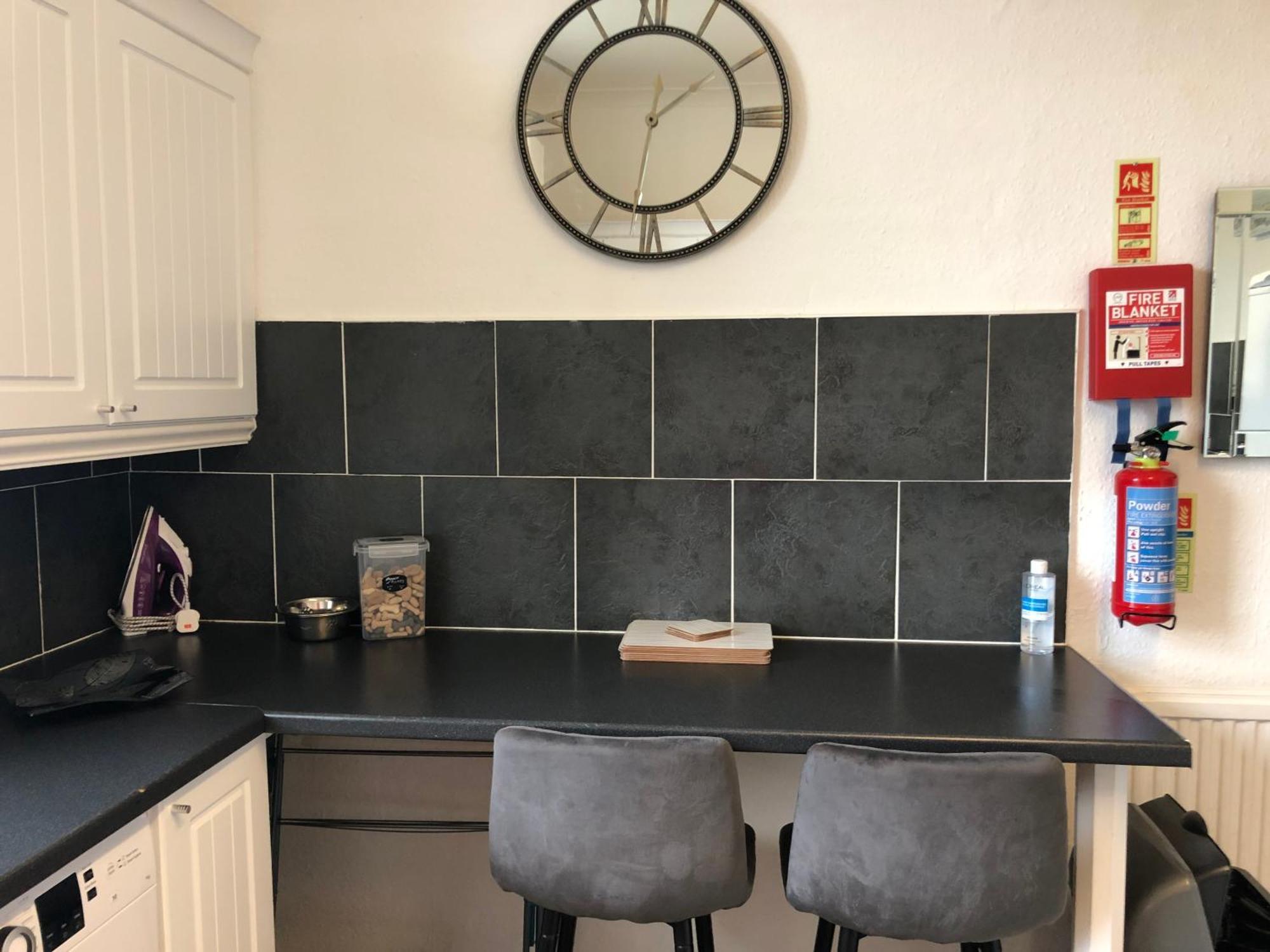 Captivating 2-Bed Apartment In Isle Of Bute Rothesay Exteriör bild