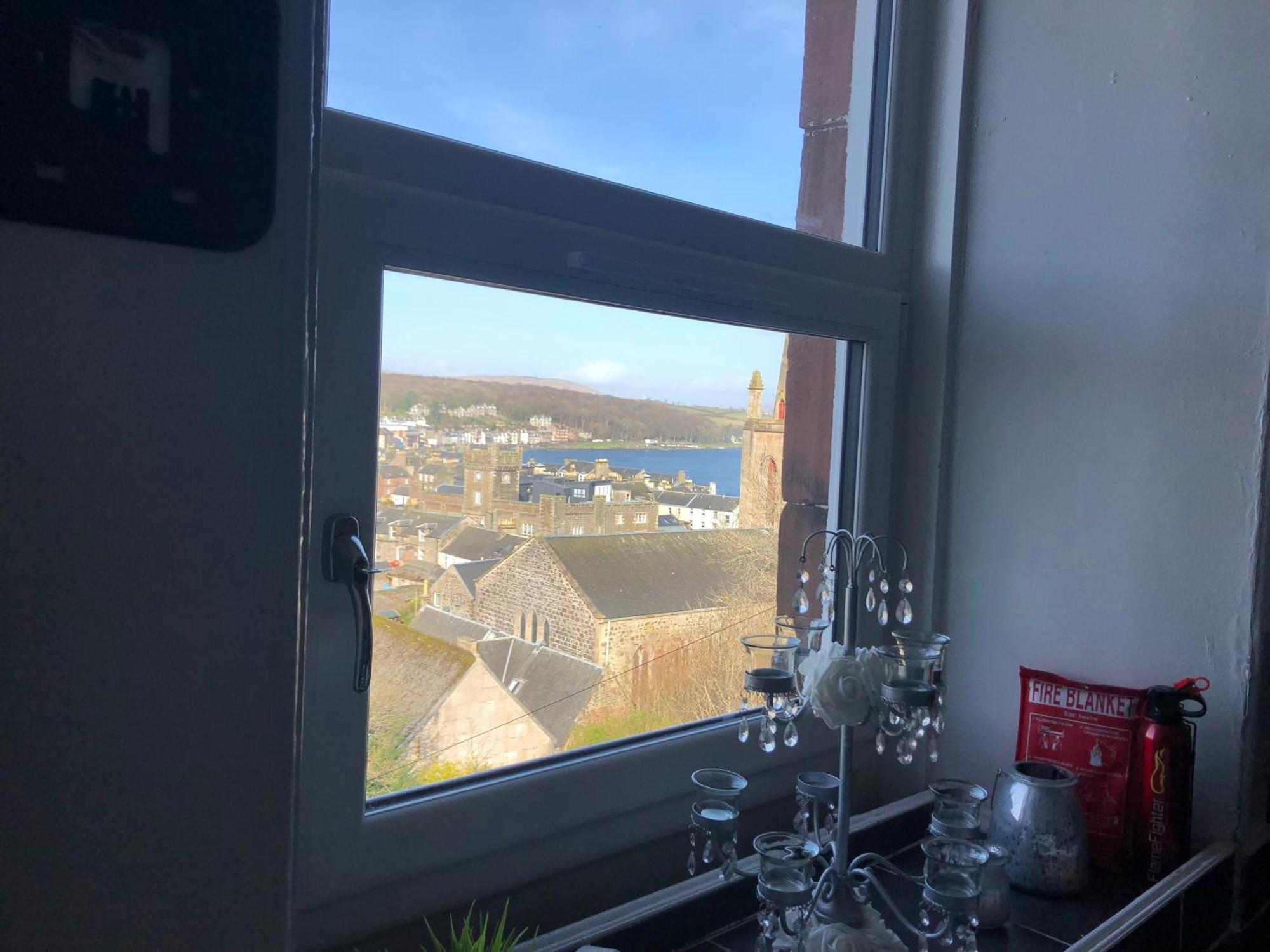 Captivating 2-Bed Apartment In Isle Of Bute Rothesay Exteriör bild
