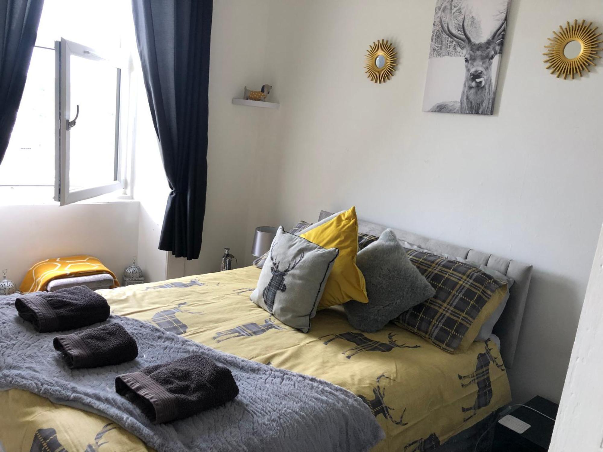 Captivating 2-Bed Apartment In Isle Of Bute Rothesay Exteriör bild